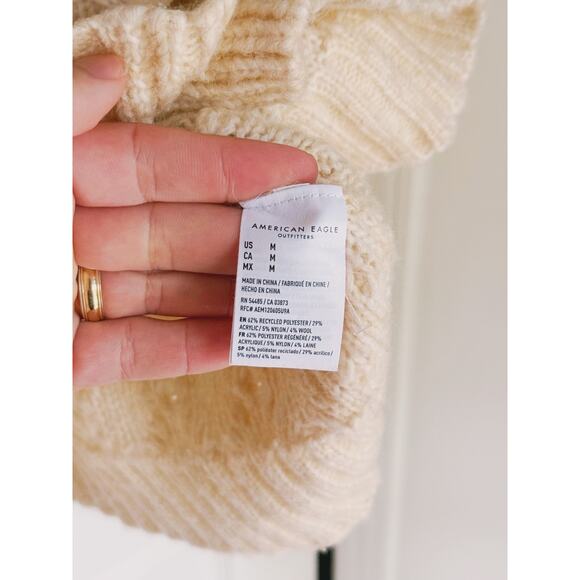 American Eagle Wool Blend Button Front Cardigan Sweater Medium Cozy Cream Fall - Picture 5 of 7